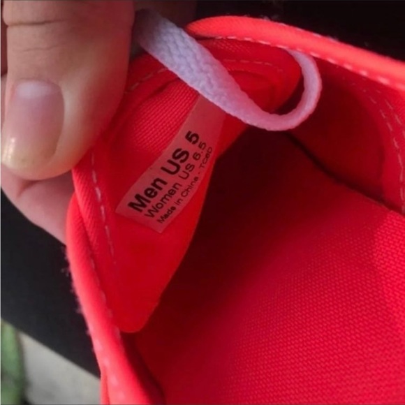 EUC Vans canvas skates shoes sneakaers size 6.5 (37) - Picture 4 of 6